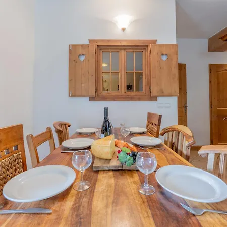 3br Balcony & Parking Near Argentiere - Happy *